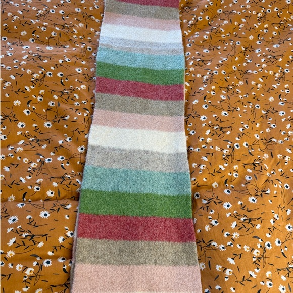 🩷MULTI COLOR WINTER SCARF💚 - Picture 2 of 6